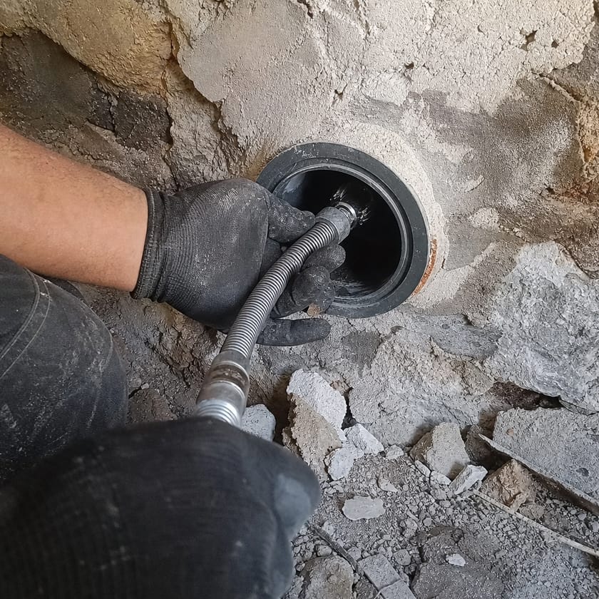 flexible électrique et tête pour débouchage canalisation